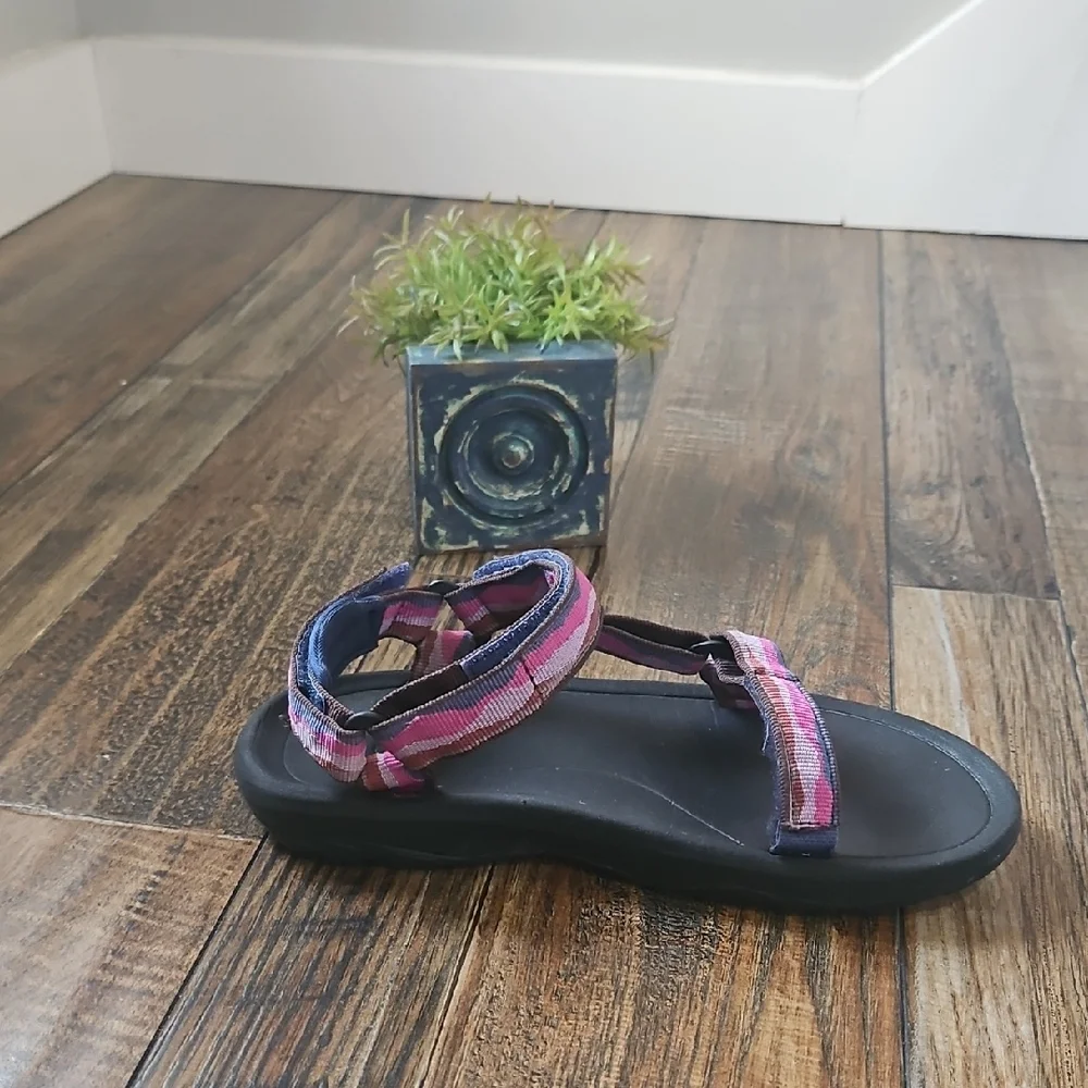 Teva Kids Pink and Blue Outfoor Sandals. Size 3‎